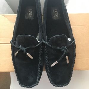 UGG Australia ‘Tie Bow’ Flat